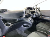 分かりやすく操作しやすい運転席まわりです☆