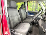 運転席シート廻りは使用感も少なく、良好な状態となっています。前オーナー様が丁寧に使っていたことがよくわかりますね。