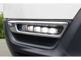 LEDフォグライトで、足元の明るさを確保します。