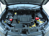 ■スバルと言えば水平対向エンジン。車体の低い位置に搭載されているので、万一の衝突時には、エンジンルームの下へ潜り込み、室内の乗員の被害軽減に貢献致します。