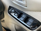運転席オートが付いたパワ-ウインドスイッチです。