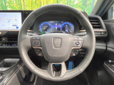 【純正革巻きステアリング】上質な革を使用することで、手にしっかり馴染みとても運転しやすいハンドルです♪