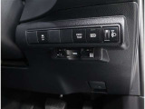 窓を開けずに料金所を通過できる今やもう必需品のETC!インパネにスッキリ装着したビルトインタイプです♪ETCカードの入れ忘れ・抜き忘れを音声やアラームで教えてくれるので、入れ忘れ・抜き忘れを防げます♪