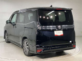 当店ではauも取り扱っております。お車と一緒にau携帯の機種変更も可能です♪また、自動車保険も取り扱っております。車の支払いと自動車保険の支払いをまとめてお支払い可能なプランもあります♪
