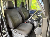 運転席シート廻りは使用感も少なく、良好な状態となっています。丁寧に使われていたことがよくわかりますね。