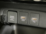 USB充電口を搭載しています!携帯電話の充電などに便利です!