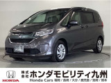 フリードG ホンダセンシング 6人乗りです。ホンダセンシングを標準装備したこの車両は、パワースライドドアや、オートエアコン、スマートキー等、充実装備のグレードです。