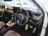 見通しのよいすっきりとした視界で、誰でも運転しやすいです。運転のしやすさは疲れにくさにも繋がりますよ♪