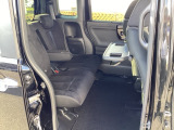 自社整備工場で点検整備をおこなってからお渡ししています。車検が残っている場合は『12ヶ月点検整備』を、車検整備付きの場合は『車検整備』をおこないます。整備費用は車両本体価格に含まれています。