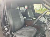 使用感の少ないきれいな運転席シートです!