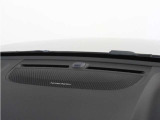 【harman/kardon】世界のオーディオファン垂涎のプレミアムサウンドシステムを搭載。原音に近い音場空間を忠実に再現。乗る人すべてに最良の音響体験を提供します。