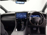 オシャレなインテリアで運転する気分も盛り上がりますよね^^