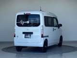バックカメラが付いているのでバックでの車庫入れも安心です。
