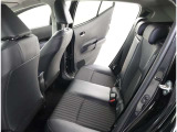 ゆとりある広々とした車内空間は、ドライブを始め買い物やレジャーなど、幅広く活躍します。一人でもみんなとでもお出かけを楽しみましょう!