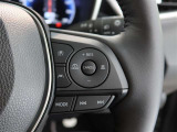 アダプティブクルーズコントロール機能付きです。走行中に先行車の様子を検知しながら、設定した車速の範囲内で先行車との距離のキープを支援します。詳細は販売店スタッフまでおたずねください。
