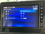 【大画面ナビ】人気の大型10インチナビを装備。存在感のある大画面はインパクト大!ナビ利用時のマップ表示は見やすく、テレビやDVDは臨場感がアップ!いつものドライブがグッと楽しくなります♪