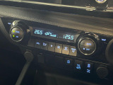 【左右独立型フルオートエアコン】運転席と助手席でそれぞれお好みの温度に設定可能。同乗者にも配慮した、快適な空調をお届け致します。