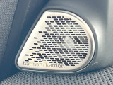 ●harman/kardonサウンドシステム:オーディオ専門メーカーが手掛けるプレミアムスピーカーを装備。多数のスピーカーから、音の粒立ちまで分かる高品質な音楽をお楽しみいただけます。