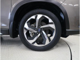 タイヤサイズは225/55R18です。ご納車前に4輪全て、弊社指定銘柄の新品タイヤへ交換します。