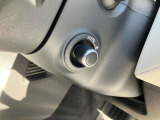 【電動コラム】シートメモリーと合わせて使用すると複数人運転する場合は、お好きなポジションを記憶する事ができます。細かな調節も可能なため、ストレスなく運転が出来ます。