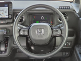 視界の良い運転席、ステアリング周りの画像です。