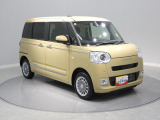 【斜め前】丸形のライトが可愛らしいフロントマスク。運転席からの視界も広く運転しやすいです。