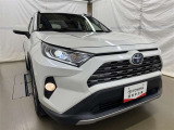 LEDヘッドライトです。デザイン性がよくとても明るいので、夜間の走行や悪天候でも安心です。しかも長寿命!