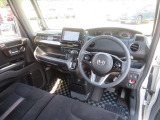 ★運転席・助手席ともにシートヒーター付★冬の朝方や夜乗られる時にはもってこいの装備です。約20秒くらいで腰あたりからジワーッと温かくなります!