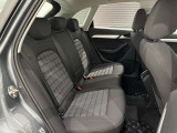 ナンバー付きの車両は公道試乗可能です(登録済未使用車など一部除く)。また、取り回しの確認など、広い場内でご試乗も可能です。お気軽に申し付けください。