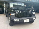 jeep伝統の7スロットグリルです。