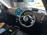 丸を基調とした個性的なインテリア。MINIならではの拘りポイントです!運転が楽しくなるインテリアです!