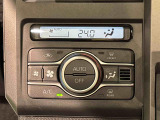 車内空調は&rdquo;AUTOエアコン&rdquo;にお任せ。運転に集中出来ますよ!