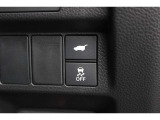 パワーテールゲートはスイッチ一つでらくらく開閉。予約機能で離れたら自動で閉める機能もございます。