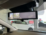 悪天候や荷物で後方の確認がしにくい時もミラーに映像で映してくれるインテリジェントルームミラーです。
