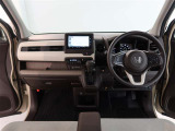 見通しのよいすっきりとした視界で、誰でも運転しやすいです。運転のしやすさは疲れにくさにも繋がりますよ♪