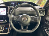 【純正革巻きステアリング】上質な革を使用することで、手にしっかり馴染みとても運転しやすいハンドルです♪