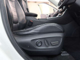 パワーシート搭載。微妙な調整が手軽にでき、ピッタリなポジションで運転することが可能です。