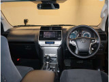 オシャレなインテリアで運転する気分も盛り上がりますよね^^