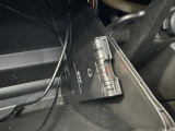 高速道路の料金所をスムーズに通過できるETC車載器を装備。休日のお出かけや長距離ドライブに欠かせない必須アイテムで、グローブボックス内にすっきりと収められています。