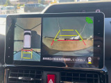 【パノラマモニター】専用のカメラにより、上から見下ろしたような視点で360度クルマの周囲を確認することができます☆死角部分も確認しやすく、狭い場所での切り返しや駐車もスムーズに行えます。