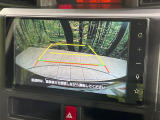 【バックカメラ】駐車時に後方がリアルタイム映像で確認できます。大型商業施設や立体駐車場での駐車時や、夜間のバック時に大活躍!運転スキルに関わらず、今や必須となった装備のひとつです!