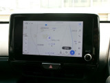 DCM(専用通信機)を装備したコネクティッドナビです。なお無償でのご利用期間は限定(令和11年6月まで)されています。詳しくは営業スタッフにお問い合わせください。