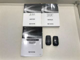 【キーレス】少し離れた場所からでもボタン一つでドアの開錠・施錠ができるのでとっても便利!ドアの鍵穴周りに傷をつけることもありません♪