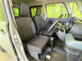 運転席シート廻りは使用感も少なく、良好な状態となっています。丁寧に使われていたことがよくわかりますね。
