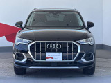 Audiの象徴であるシングルフレームグリルをよりワイドで低くシャープなデザインとすることでワイド&ローのフォルムを協調しています。