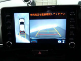 パノラミックビューモニターを装備。クルマを真上から見るように周囲を確認できます。