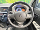 インテリアに合わせたデザインのステアリングは、運転される方のことも考え、運転しやすい形状、大きさです。是非一度、実際に触ってお確かめください。