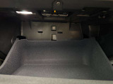 グローブボックス内にETC車載器を搭載しております。