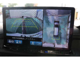 バックカメラを搭載しておりガイドラインも表示されますので車庫入れも安心ですね♪
