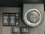 狭い駐車場での乗り降りもラクにできる両側パワースライドドア★